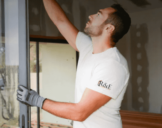 R&E Windows & Glass INC